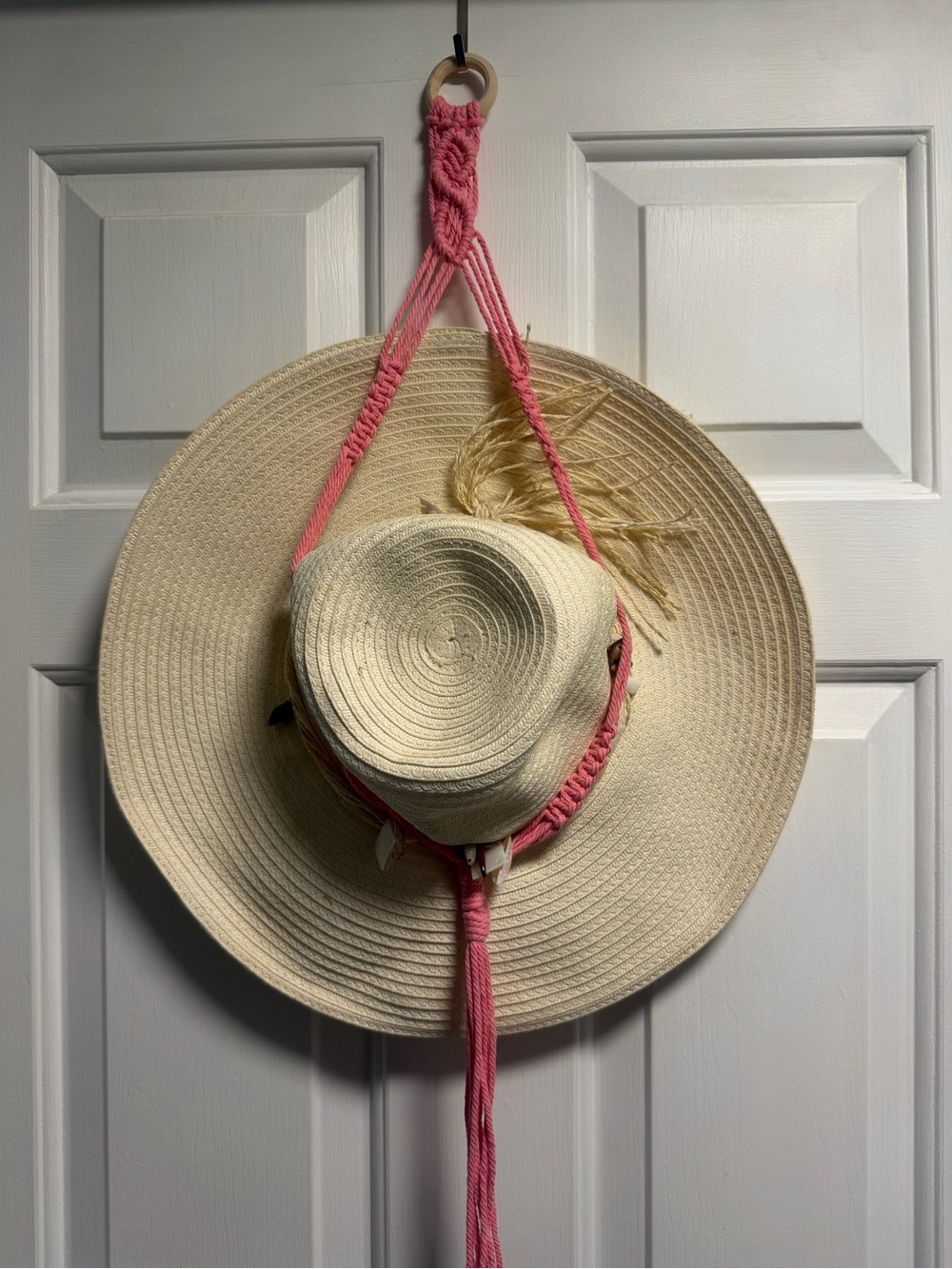 Macrame hat hanger